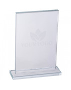 Szklane trofeum z grawerem – elegancka nagroda firmowa