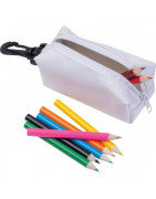 Piórnik z poliestru z 8 kredkami – możliwość znakowania logo