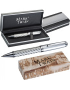 Długopis Mark Twain metalowy z karbonowym wykończeniem i logo